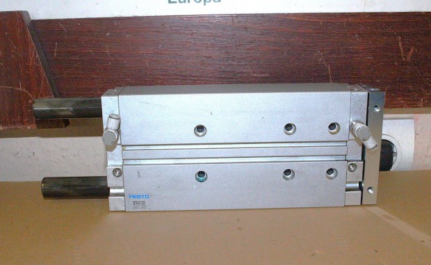 Léghenger pneumatikus munkahenger vezetett Festo ( 7148 )
