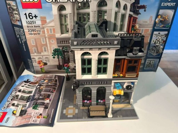 Lego 10251 Brick Bank - modular buildings collection