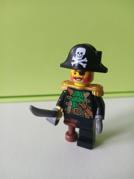 Lego 21322 pirates Barracuda kalz kapitny minifigura