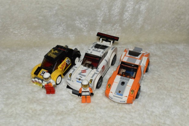 Lego 3 db. aut Kt Porsche + egy rally aut. ruk egyben: 7.000 Ft