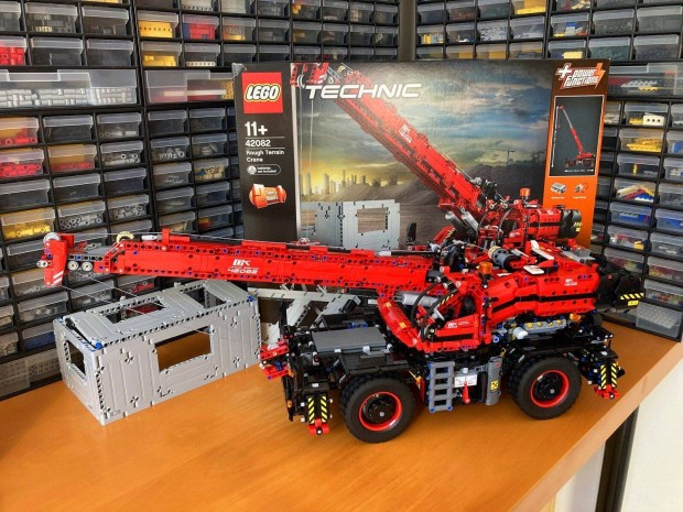 Lego 42082 Rough Terrain Crane jszer