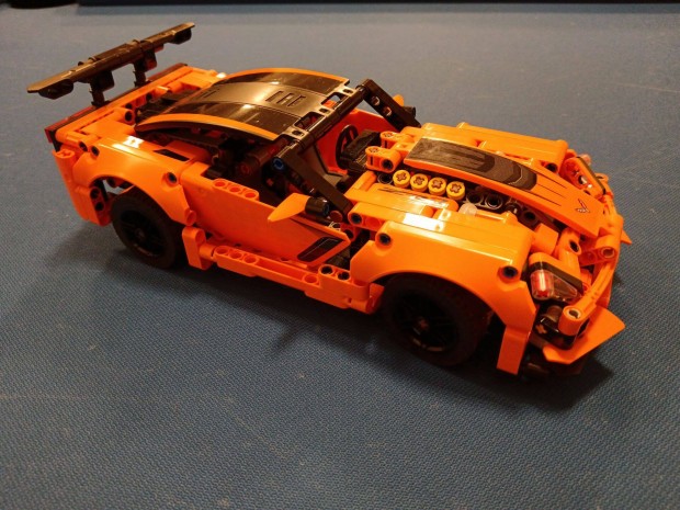 Lego 42093 Technic Chevrolet Corvette ZR1 2in1 készlet