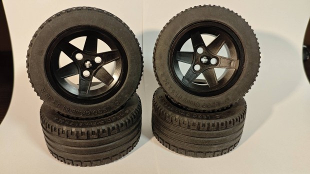 Lego 44772c04 wheel with tire