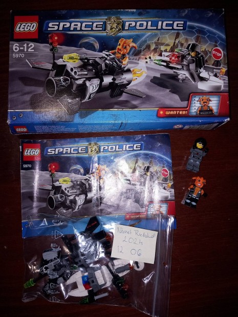 Lego 5970  - Freeze Ray Frenzy  - Space Police III