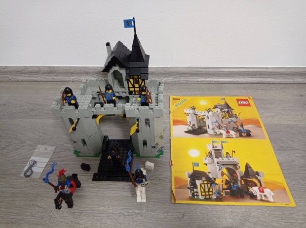 Lego 6074 Black Falkon's Fortress