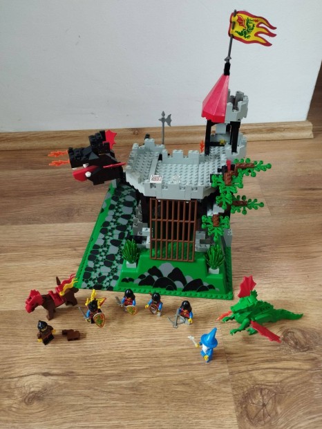 Lego 6082 Fire Breathing Fortress