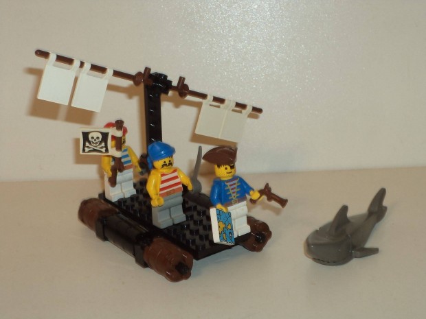 Lego 6257 Castaway's Raft, Pirates