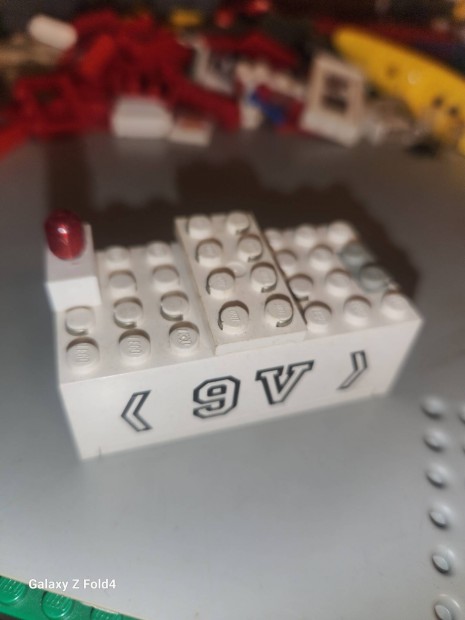 Lego 9 volt batery box patent !