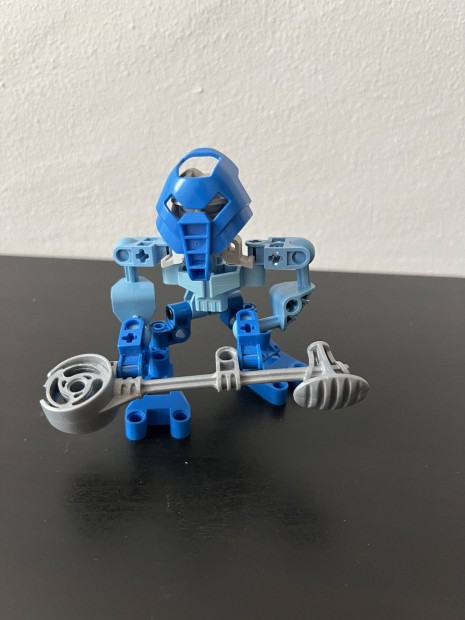 Lego Bionicle 8586 Macku ( Mask of Light Matoran )