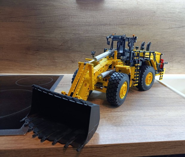 Lego CAT 992K MOC