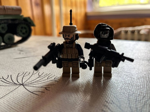 Lego Call of Duty cpt. price & ghost riley