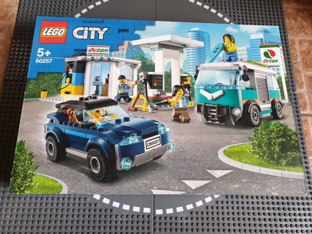 Lego City 60257 benzinkt j, Gyereknap