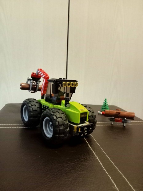 Lego City erdei traktor