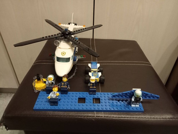 Lego City mágneses helikopter + bűnőzői drón szett 4 földi járművel