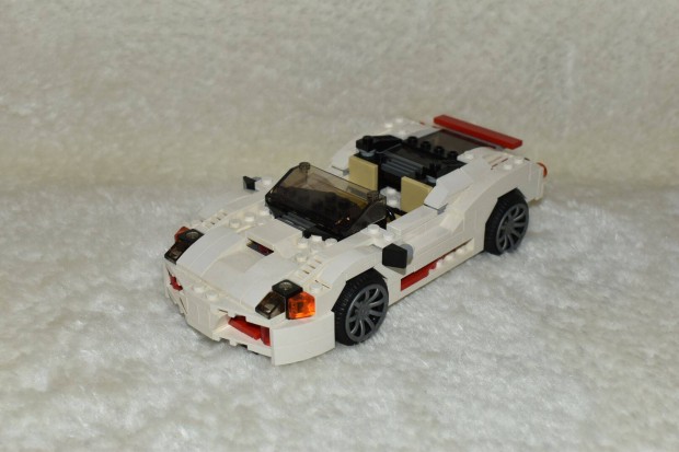 Lego Creator 31006 (Fehr versenyaut)