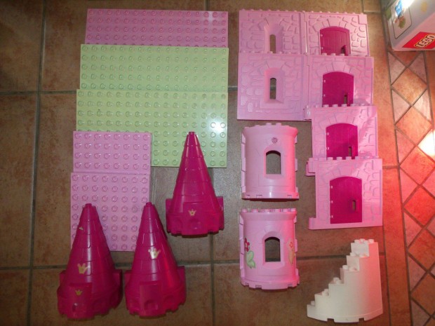 Lego Duplo 4820 Hercegn kastly alaplap torony bstya lpcs palota