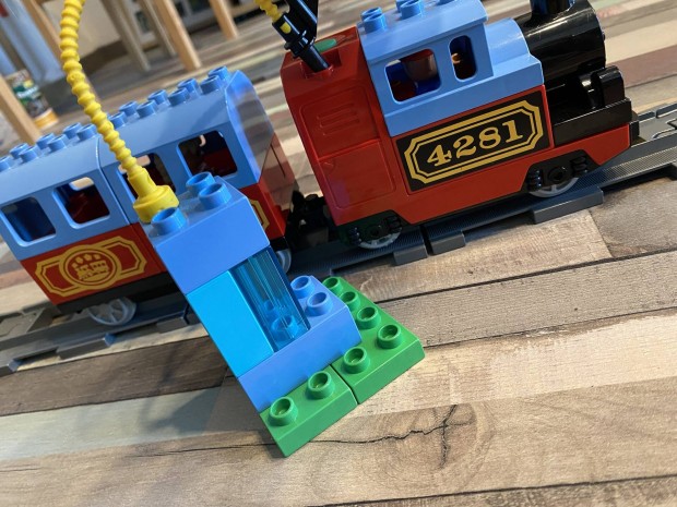 Lego Duplo elektromos kisvasút kék vonattal
