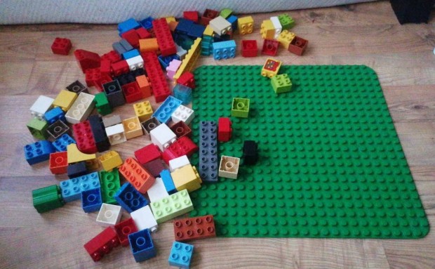 Lego Duplo kockk + nagy alaplap