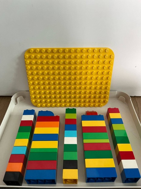 Lego Duplo srga alaplap + kockacsomag