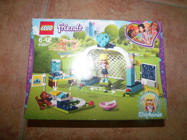 Lego Friends 41330 Stephanie fociedzsen jszer futball fociedzs