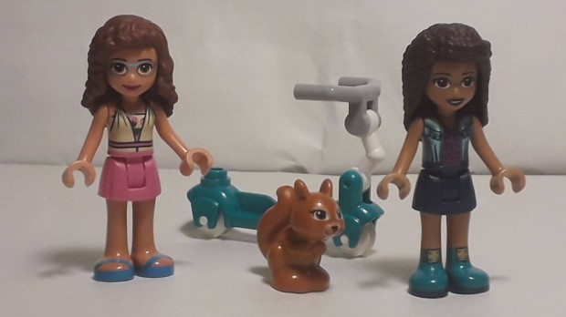 Lego Friends 41677 Figuracsomag ( 2 figura, 1 mkus, 1 roller) 2021