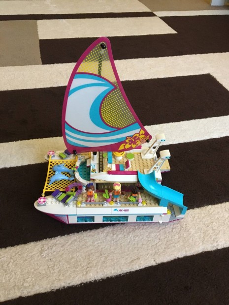 Lego Friends Napsütötte katamarán