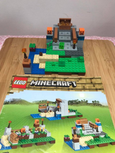 Lego Minecraft 21135 kincseslda szett, 3 in1