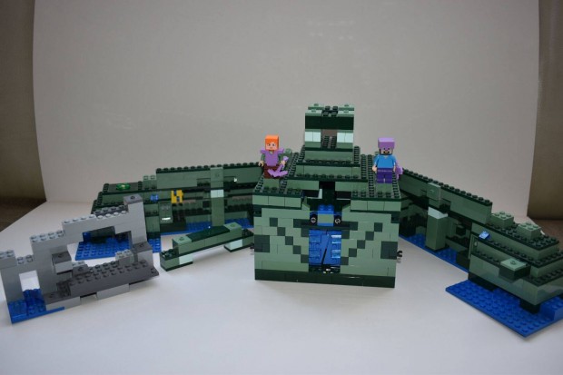 Lego Minecraft 21136 (Emlékmű az óceán partján)