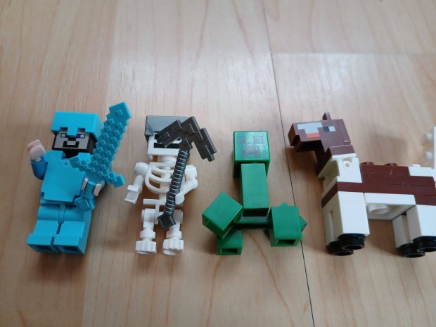 Lego Minecrat figura elad