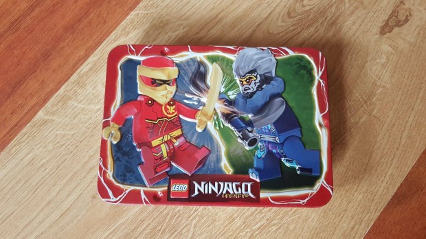 Lego Ninjago 112403 Mech Kai vs. Cinder metal box