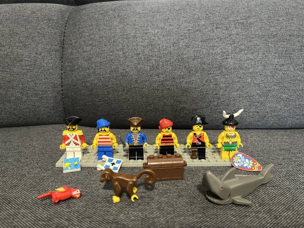 Lego Pirates figura, kalóz minifigurák, cápa, papagáj