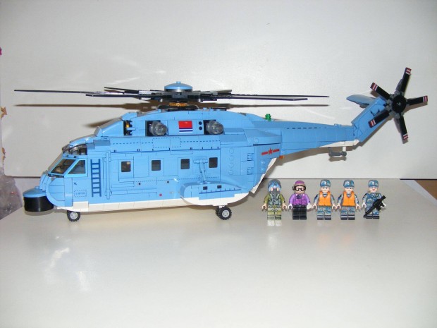 Lego SWAT Modern hadvisels Z-18 Harci csapatszllt Helikopter 910db