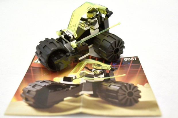Lego Space Blacktron II 6851 Tri-Wheeled Tyrax
