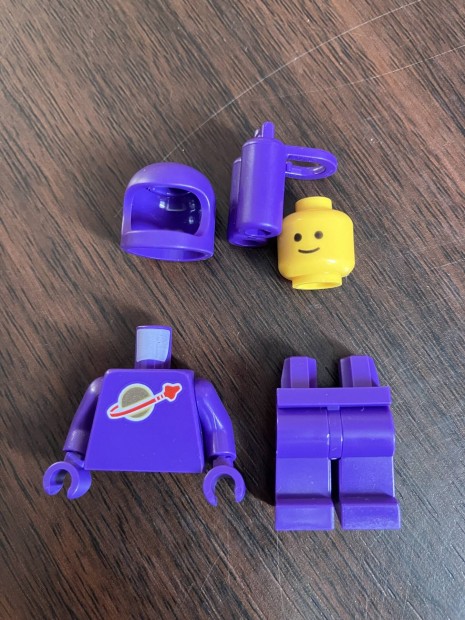Lego Space mini figura sötét lila új!