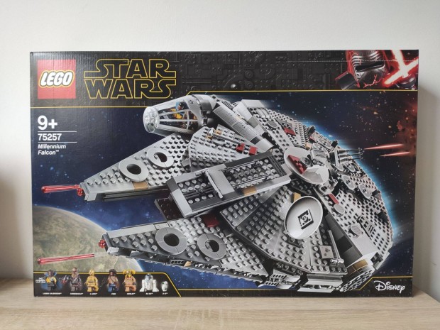 Lego Star Wars 75257 Millenium Falcon Bontatlan