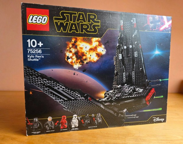 Lego Star Wars Kylo Ren's Shuttle 75256