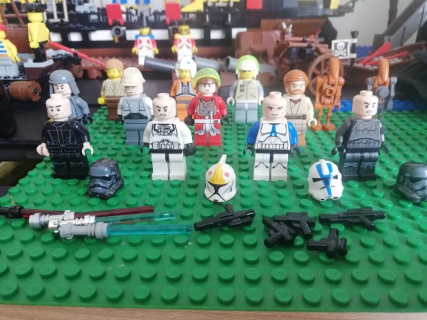 Lego Star Wars figurk droidok fegyverek