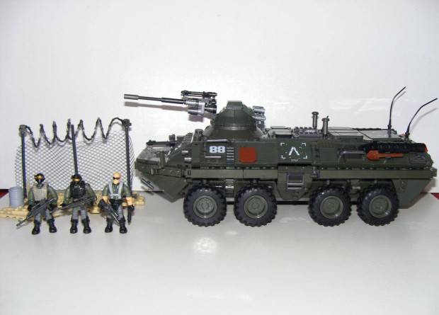 Lego Swat Modern War Stryker pnclozott csapatszllt tank 1000db j