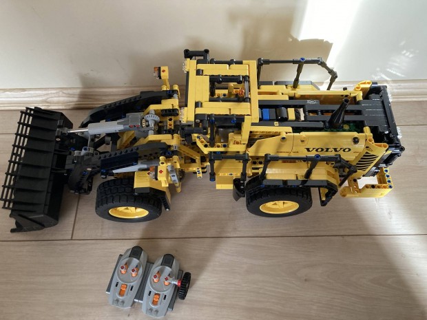 Lego Technic 42030 Volvo markol