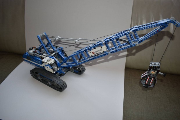 Lego Technic 42042 (Lánctalpas daru)