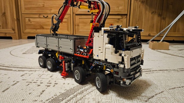 Lego Technic 42043 Mercedes Arocs kamion