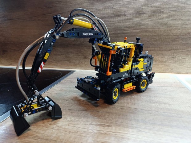 Lego Technic 42053 motorizlt Volvo EW160E