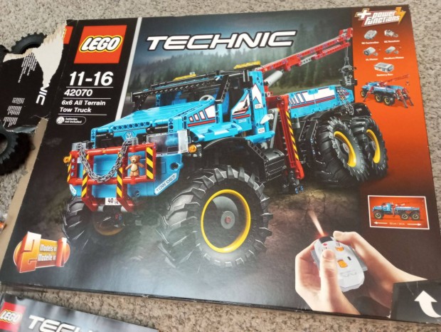 Lego Technic 42070: 6x6 All Terrain Tow Truck