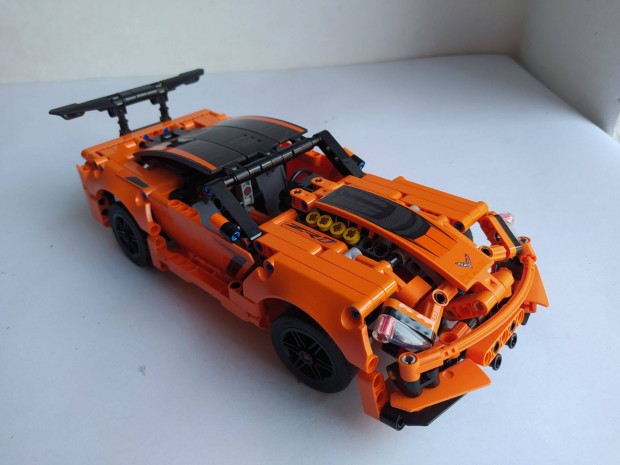 Lego Technic 42093 Chevrolet Corvette ZR1 jszer llapotban