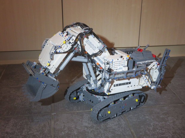 Lego Technic 42100 Liebherr R9800