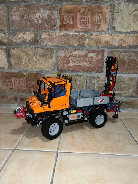 Lego Technic 8110 Mercedes Benz Unimog U400