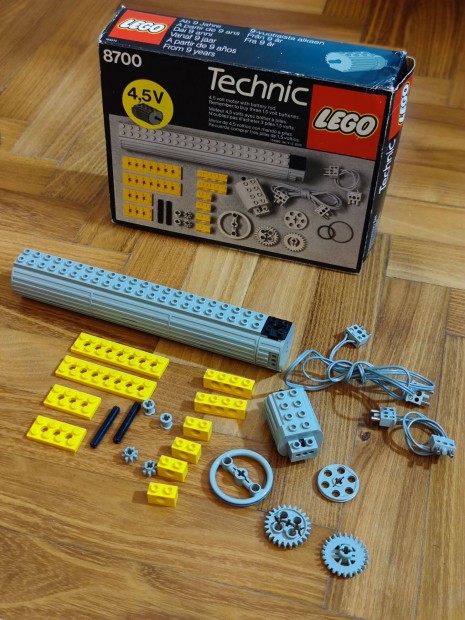 Lego Technic 8700 motor+tvirnyt (1982)
