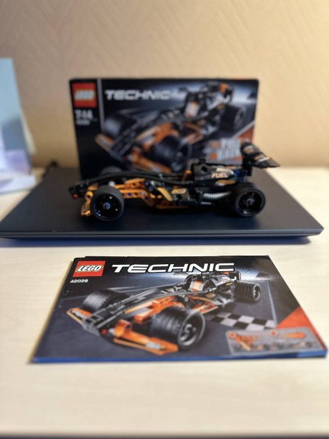 Lego Technic fekete bajnok versenyaut 42026