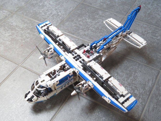 Lego Technic teherszllt replgp cargo plane 42025