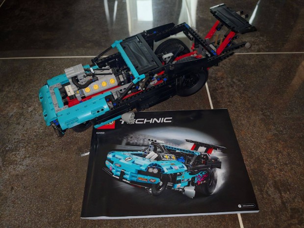 Lego Technik Gyorsulási versenyautó 42050